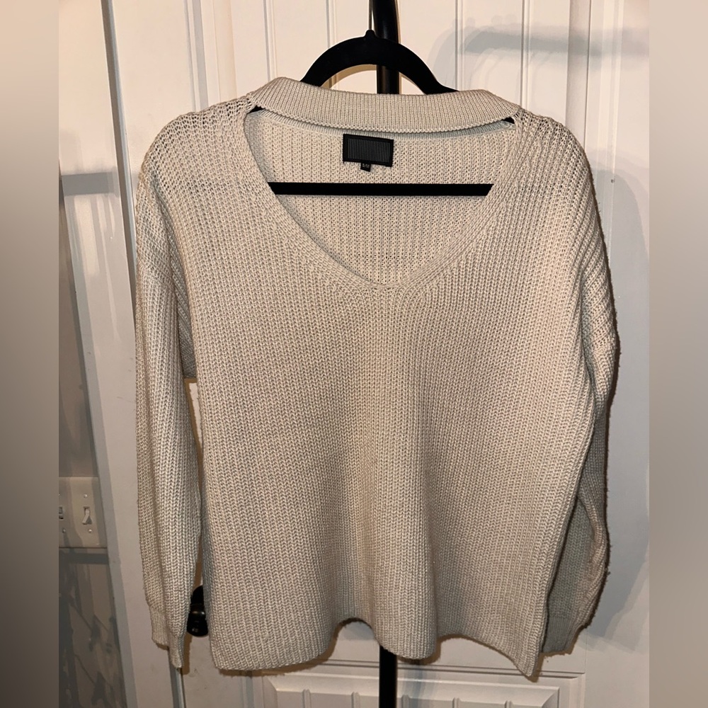 Women's Cream V-Neck Sweater‎